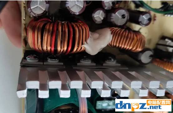 电脑主机里边滋滋响（啸叫）是什么回事？-3