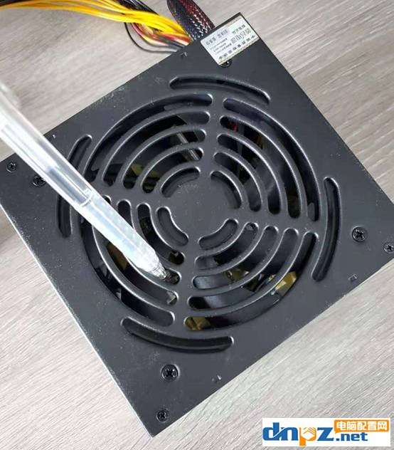 电脑为什么会发出噪音？电脑主机产生噪音的配件有哪些？-3